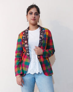 The items with this colourful plaid handloom cotton were always super popular in MIRCHI KOMACHI.This time it's with a smaller plaid. Do you like it? Cute blazer from women's body pattern. Shop online!