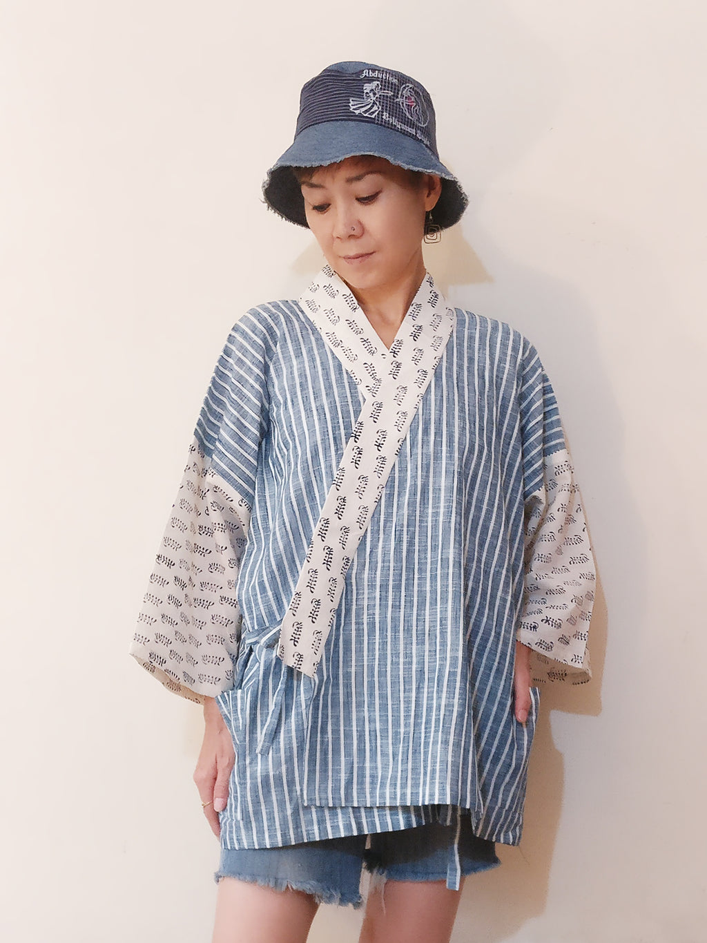 Kimono Jacket with a handloom cotton stripe with a delicate Mul Mul white (and blue) cotton print. Very very comfy, light, chic and calming. Buy online.