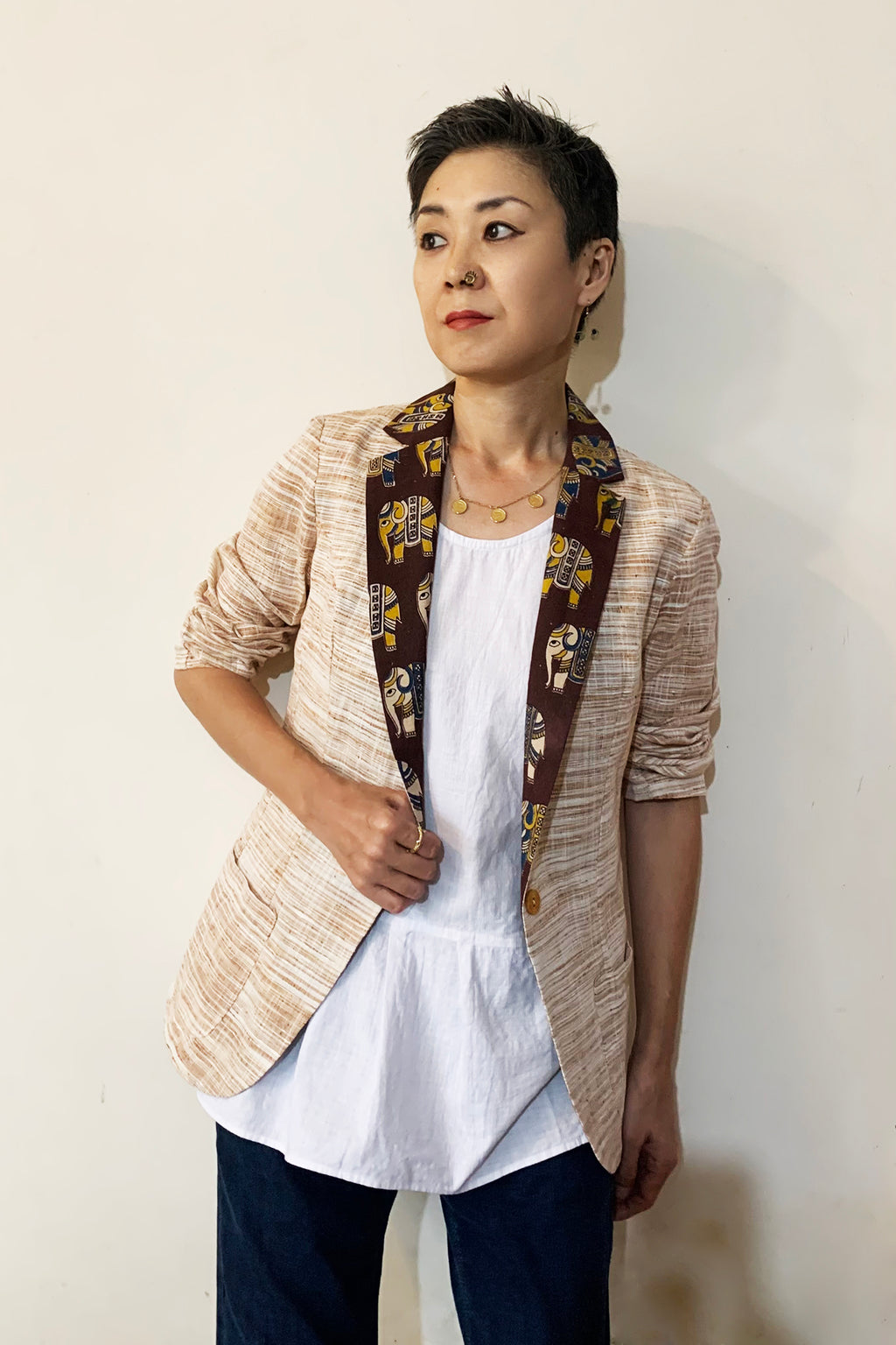Discreet cotton Khadi blazer jacket with pinch of playfulness. Perfect for work at office? Perfect for everything else, too! Curvy jacket based on women's body pattern. Shop online!